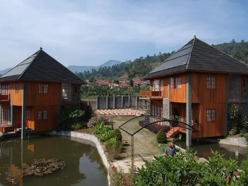 Villa Yambo Kanthil with Mountain View and Fishing Spot Hotel a Ciwidey