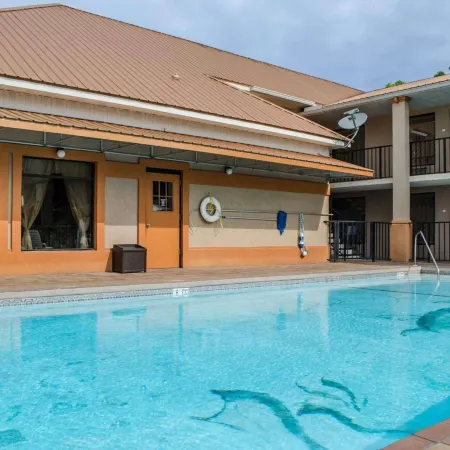 Quality Inn Near Manatee Springs State Park