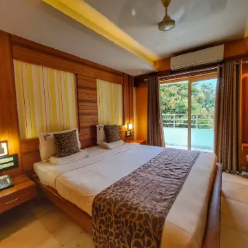 Hotel Madhuvan Serai Hotels near Adarsh Complex