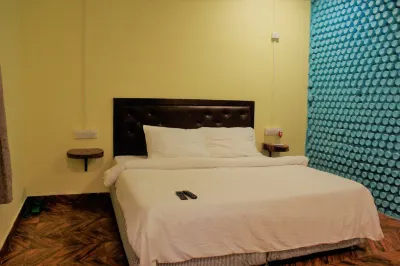 Outback Resorts 스와라즈 드위프 주변 호텔