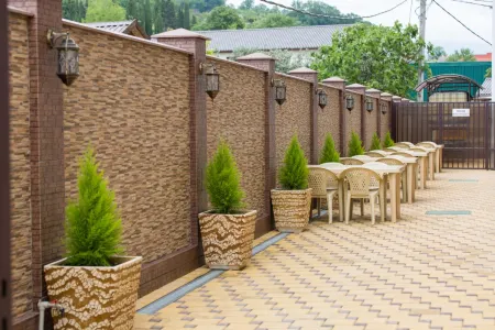 Grand Aero Guest House Отели рядом с достопримечательностью «Имеретинский пляж»