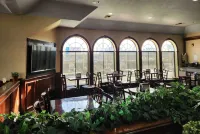 Days Inn & Suites by Wyndham Pasadena Hotels in Pasadena