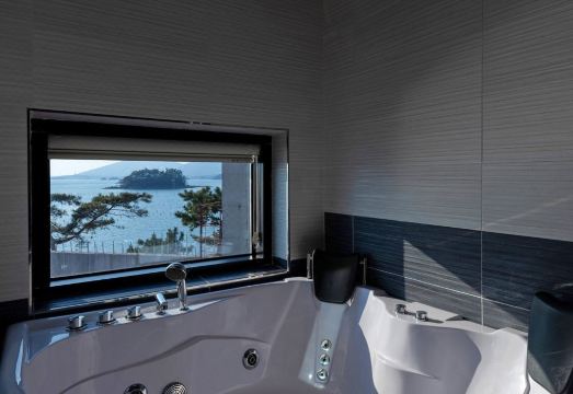 3. 사천 비렁풀빌라..