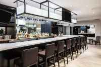 Holiday Inn & Suites GRANDE PRAIRIE-CONFERENCE CTR by IHG - bar