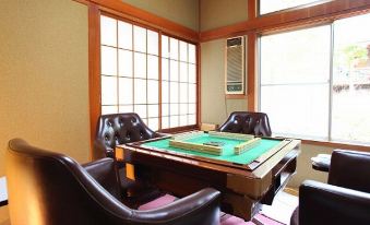 3. Ryokan Y..