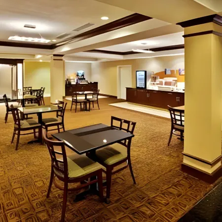 Holiday Inn Express & Suites CRAWFORDSVILLE by IHG