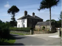 Poole Farm Hotels in Lifton