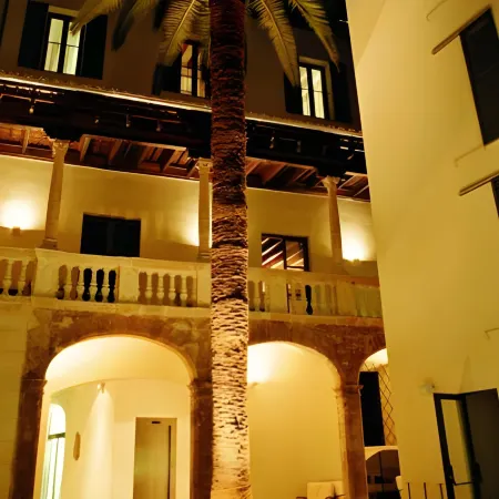 Petit Palace Hotel Tres Отели рядом с достопримечательностью «Конгресс-центр Пальмы»