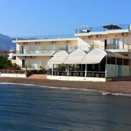 Artemis Hotel