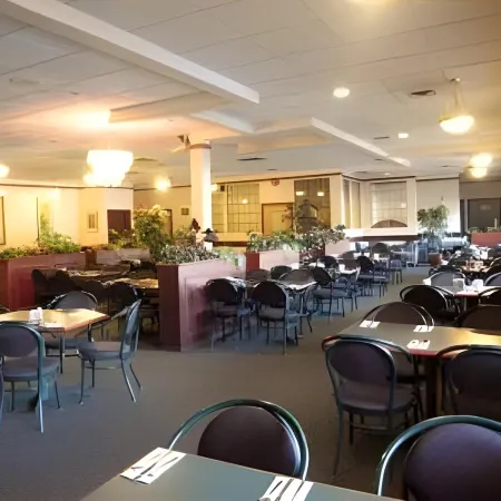 Crestwood Hotel