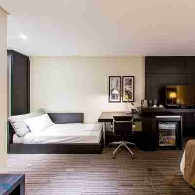 Manhattan Floor Rooms