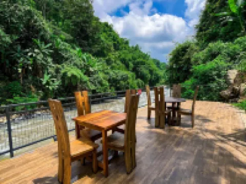 Driam Riverside Resort Hotel a Pasirjambu
