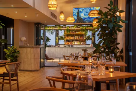 Quest East Perth Отели рядом с достопримечательностью «Кафедральный собор Сейнт Мэри»