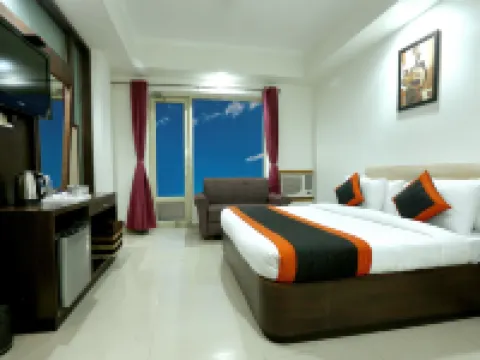 Evoke Lifestyle โรงแรมในกัตรัช