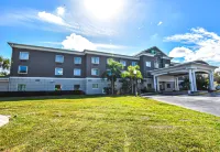 Holiday Inn Express & Suites Cocoa Hotels in Cocoa West