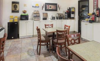 Days Inn & Suites by Wyndham Eunice