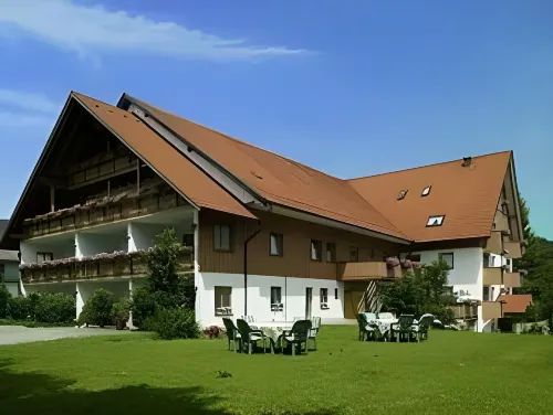 Landgasthof Zum Schwarzen Grat Hotels in Isny im Allgau