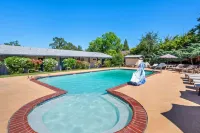 Quality Inn & Suites Hotels in Jackson