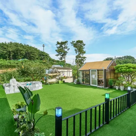 Daebudo Dan PoolVilla