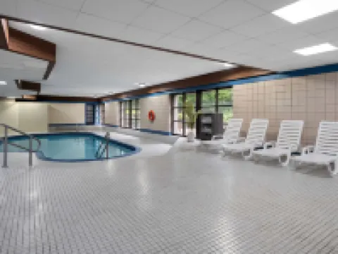 Travelodge by Wyndham Barrie Hotels in Barrie