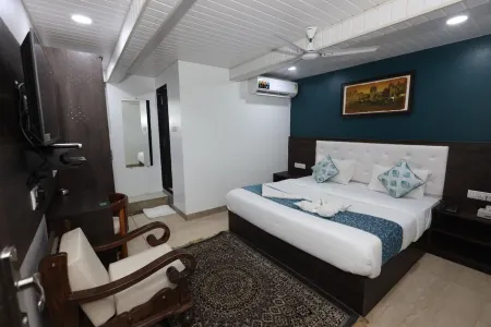 Hotel Astros Отели рядом с достопримечательностью «Madh Island»