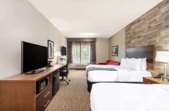 La Quinta Inn & Suites by Wyndham Bloomington Hotel di 