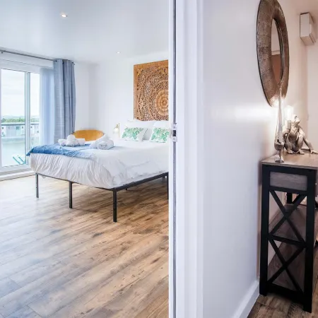 Skyline Duplex Penthouse - 3 Bedroom - Llanelli