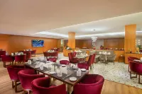 ExpoInn Suites and Convention - breakfast