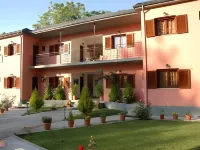 Artemis Apartments Hotels in Papigko