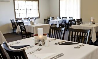 Hilltops Retreat Motor Inn