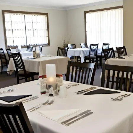 Hilltops Retreat Motor Inn
