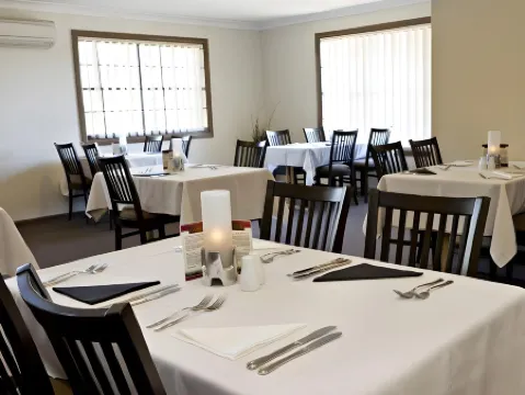 Hilltops Retreat Motor Inn