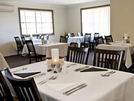 Hilltops Retreat Motor Inn