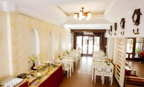 Galliot Central Hotel