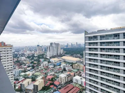 1BR Unit Condotel w Balcony FAME Residences -FM15 만달루용 호텔