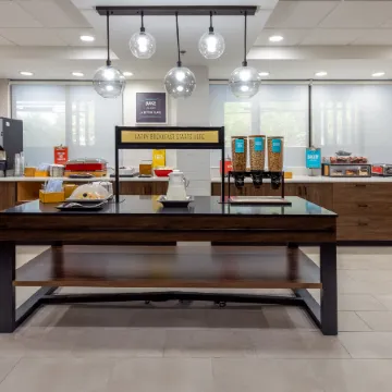 Hampton Inn & Suites by Hilton Alpharetta Roswell