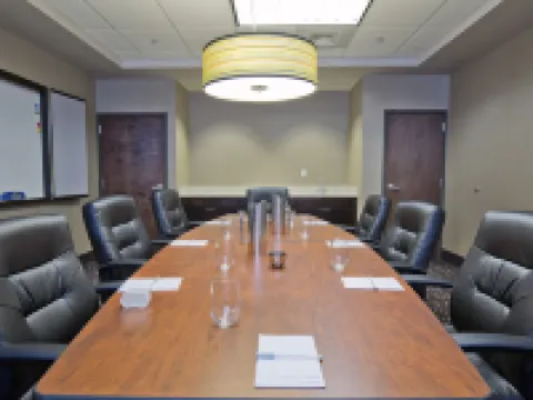 薩斯城河岸歡朋套房酒店 索拉諾縣酒店