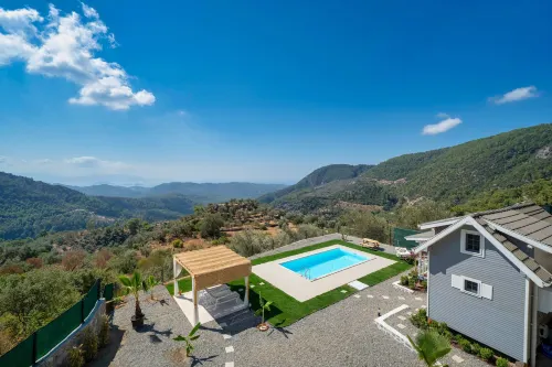 The Box House & Seaview & Private Pool