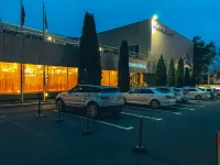 Beshtau Hotel - parking