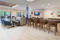 Holiday Inn Express & Suites Camden by IHG
