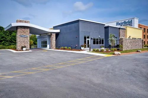 Fairfield Inn & Suites Milwaukee North - Pet friendly
