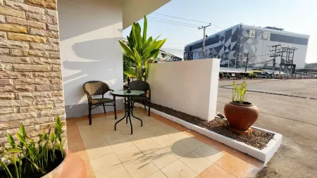 Mark Four Place Hotel