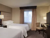 Embassy Suites by Hilton Houston Near the Galleria Các khách sạn gần Công viên Water Wall