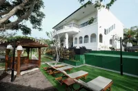 Flamingo Aquila Hotel in zona Tirtha Chapel