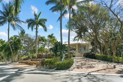 New Mariners Club Listing, Preferred Partner, Great Location, Epic Amenities Hotels near Dolphins Plus Marine Mammal Responder