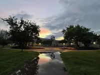 Cozy Home in College Cultural Hotels in Flint