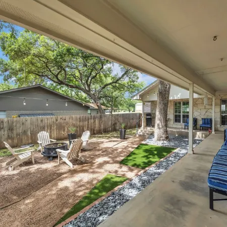 Casa Lago on Lake LBJ, Zenful Retreat;Game Room;Canal Front; Putting Green