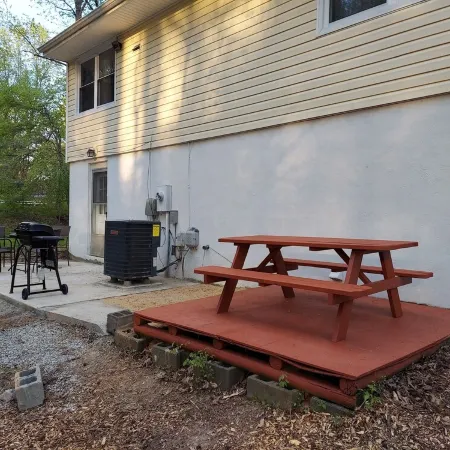 Cozy Renovated 4 Br 2 Bath Split Foyer House
