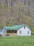 Spacious riding retreat 4 BR Outlaw House/ ATV Riding 10beds-Large Parking
