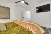 "Calm it Down" Bikes, Beach, and 5 star reviews!